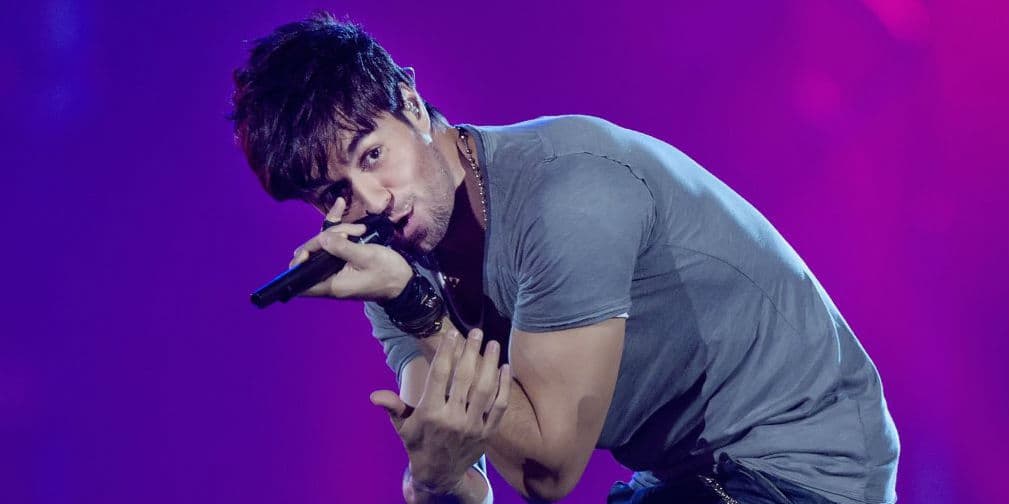 6. Enrique Iglesias: Hizo tantas declaraciones y chistes alrededor de su pene que uno ya no sabe qué creer.