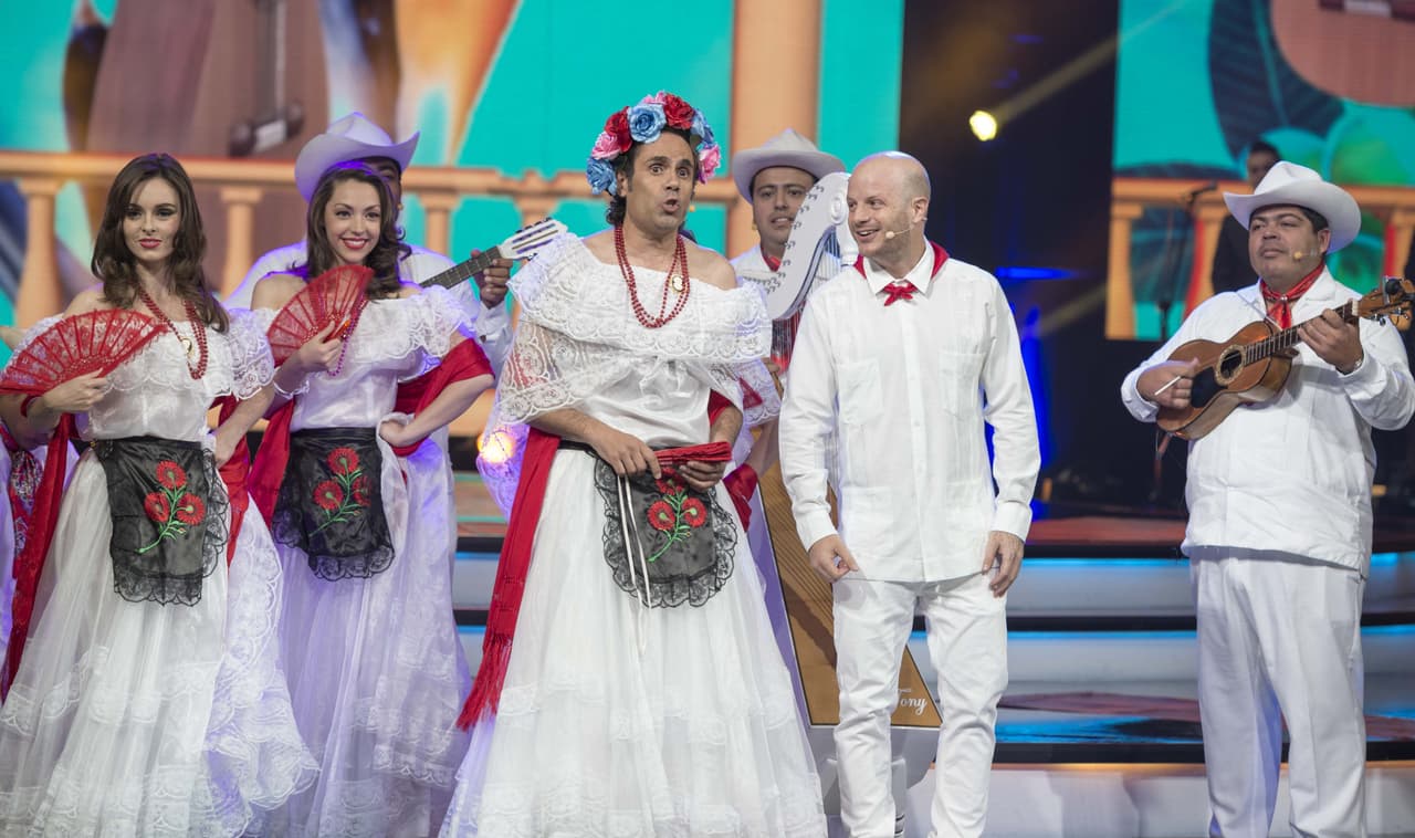 Facundo y Jaitovich en PARODIANDO Noches de traje