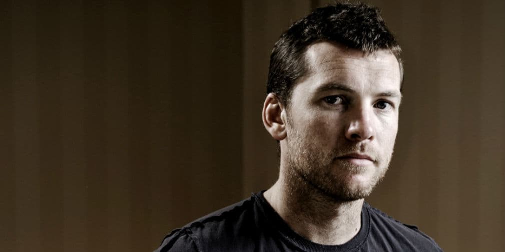 Antes de empezar su formación como actor en el Instituto Nacional de Arte Dramático, trabajaba como albañil.