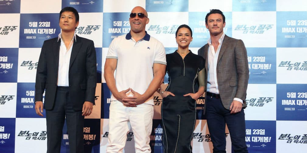 Posando con parte del elenco de Fast and Furious 6, donde dio vida al villano Owen Shaw.