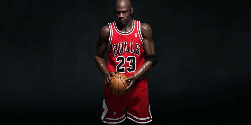 3. Michael Jordan: Intentó entrar al equipo de baloncesto universitario, pero era demasiado bajo para jugar.