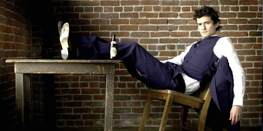 6. Orlando Bloom: Este galán pasa varios días con la misma ropa y hasta duerme con su perro.