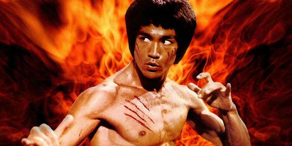 4. Bruce Lee: Fue filósofo y pensador aplicado a su arte; estudió el pensamiento de los taoístas como Lao Tsé y Chuang Tsé.