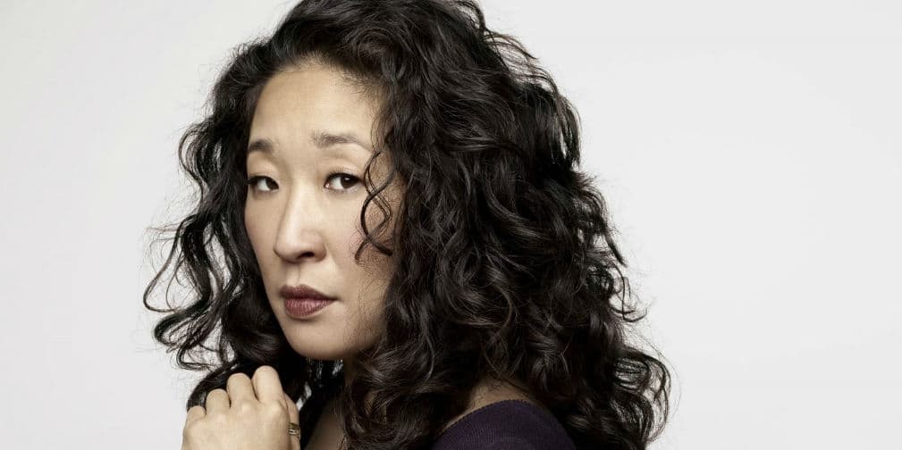 7. Sandra Oh (Canadá con ascendencia coreana): Obtuvo popularidad al interpretar a la Dra. Cristina Yang en la serie de televisión Greys Anatomy.