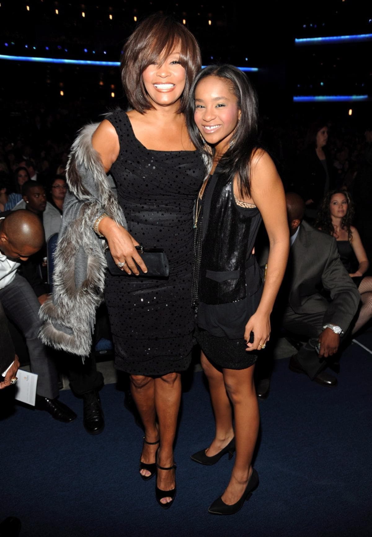 8. Bobbi Kristina Brown: La hija de Whitney Houston falleció a los 22 años tras estar en coma por seis meses.