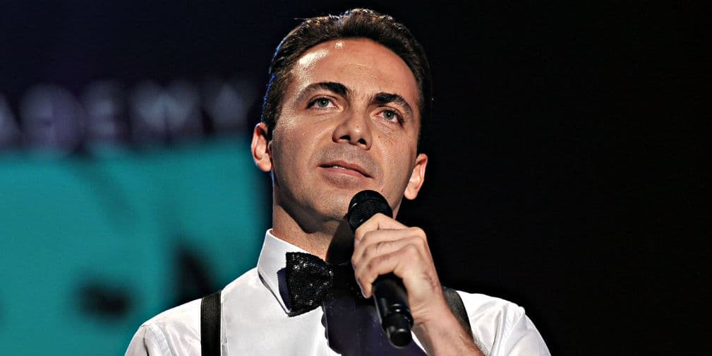 4. Cristian Castro: Se dijo que es gay o bisexual. Pero él ha dicho: Lamentablemente no soy gay. ¿Le creemos?