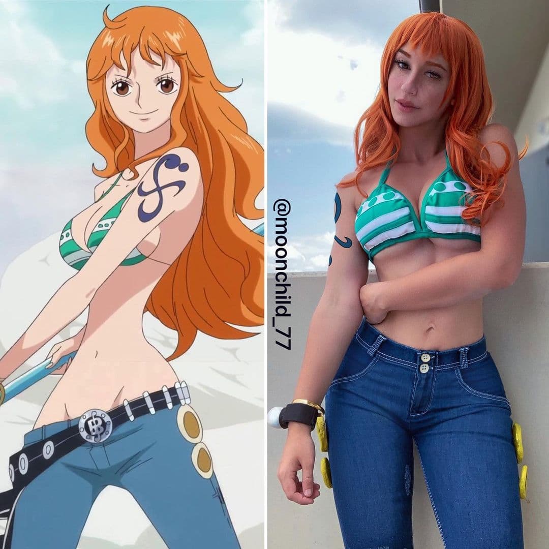 También tiene personajes de otros animes, entre ellos a Nami, de One Piece.