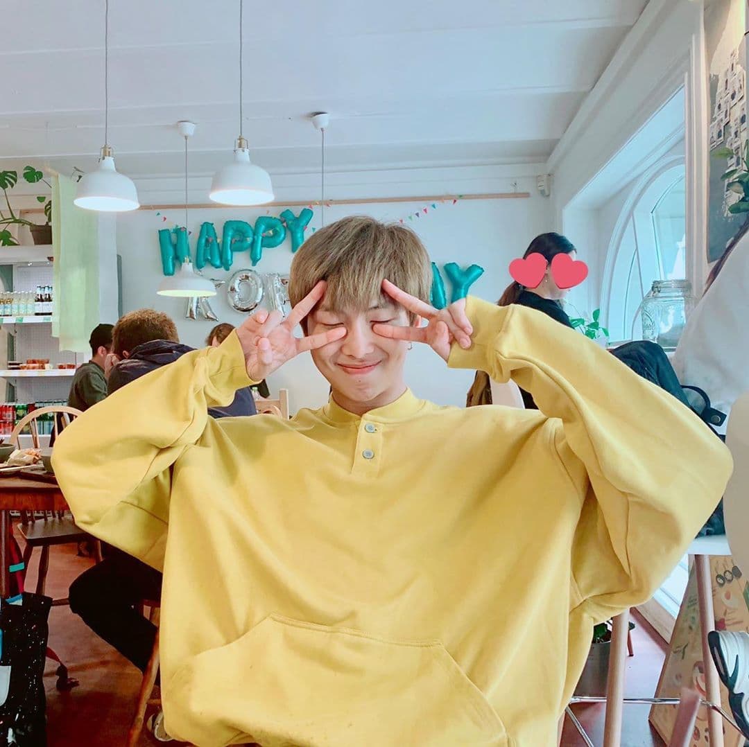 RM es consentido por sus fans y compañeros de BTS en su cumpleaños