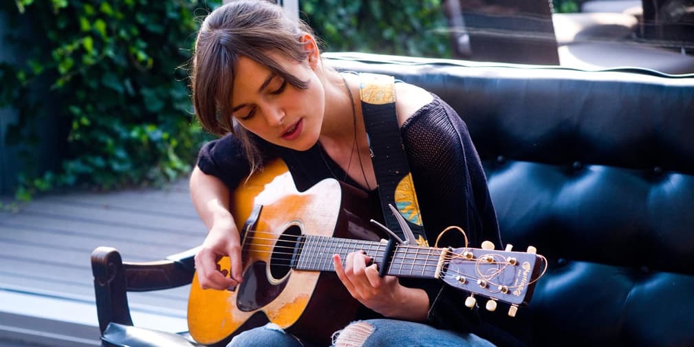 Keira Knightley nos sorprendió en la película Empezar otra vez junto a Mark Ruffalo.