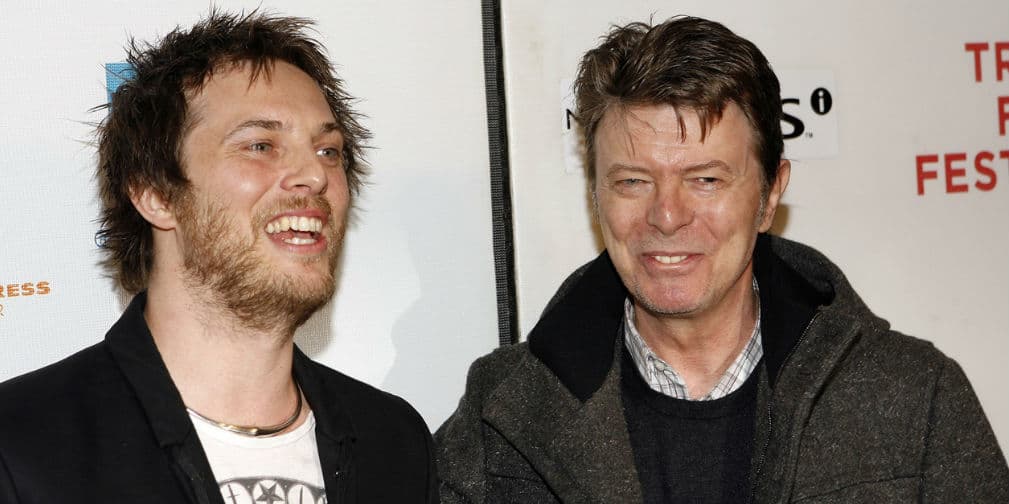 David Bowie: Tiene muchos éxitos pero hijos, sólo uno: Dunca Jones, quien le sacó lo artístico, sólo que él se fue hacia la dirección de cine.