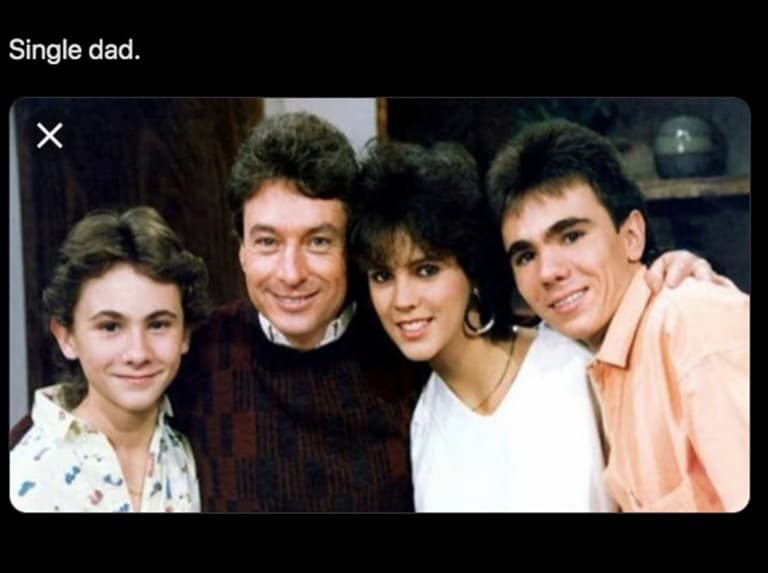 ¿Qué tal este clásico? Antes 'Papá soltero' ahora 'Single dad'.