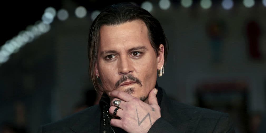 2. Johnny Depp: Abandonó la secundaria para intentar ser cantante, pero en lugar de eso triunfó como actor.