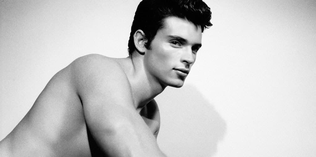 Su nombre completo es Thomas John Patrick Welling.