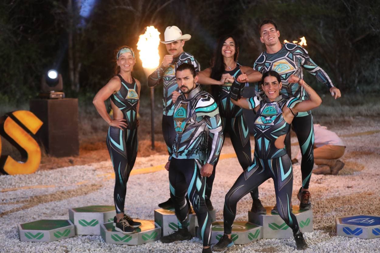 Andrea, Irvin, Miguel Martínez, Janice, Fer de la Mora y Agustín conforman el equipo Agua en Reto 4 Elementos 2023.