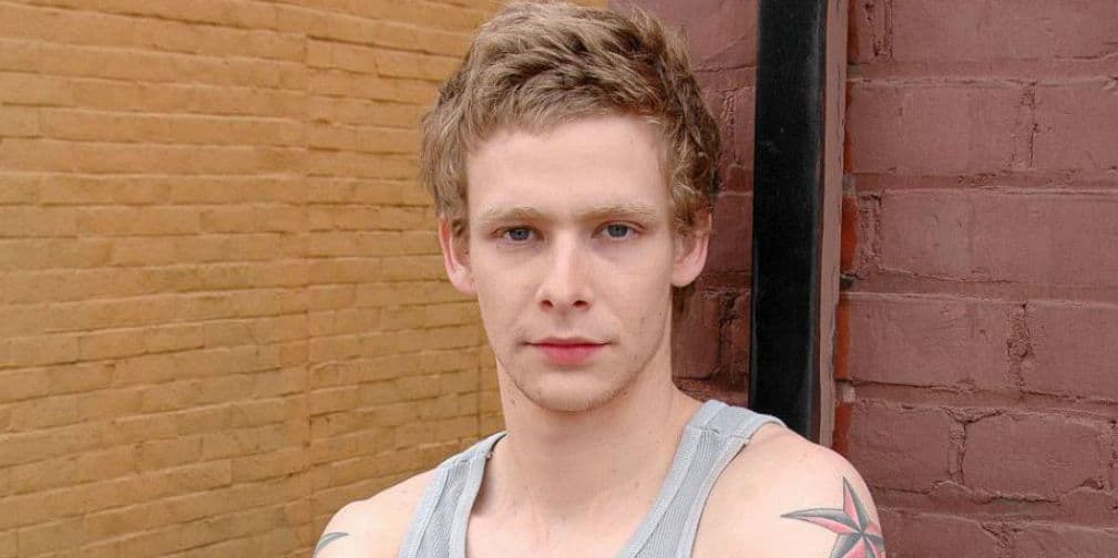 9. Johnny Lewis: El actor de Sons of Anarchy irrumpió en la casa de una anciana, y además de robar, la mató.