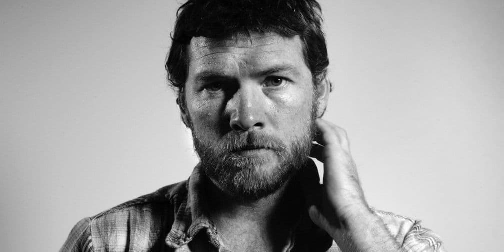 El actor está acostumbrado a los viajes, ya que vive entre su Inglaterra natal, su país de adopción (Australia) y Hawái.