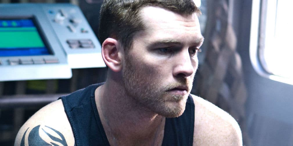 Sam tiene varias dioptrías de miopía desde que era un niño, pero no ha querido llevar lentes nunca... ¡por presumido!