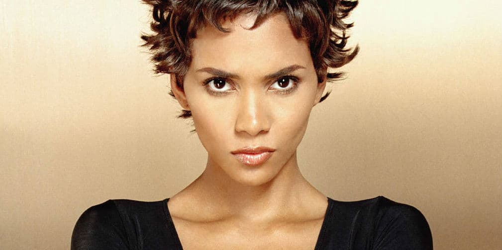 2. Halle Berry: La ganadora del Oscar tuvo que vivir en albergues para personas en situación de calle por un tiempo.