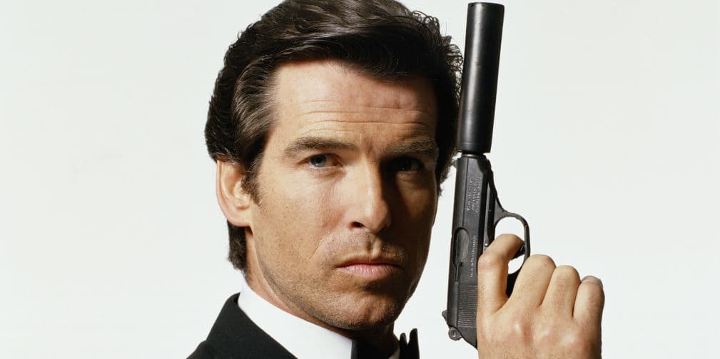 Pierce Brendan Brosnan nació el 16 de mayo de 1953, actor irlandés y Oficial de la Orden del Imperio Británico. .