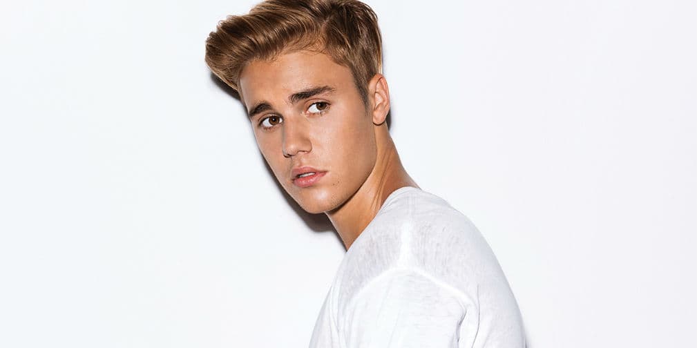 1. Justin Bieber: El cantante fue descubierto en YouTube en 2008 por Scooter Braun, un ejecutivo discográfico.