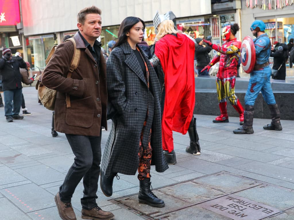 Parece que otros Avengers tendrán un cameo, aunque sea de manera humorística. El resto del elenco está conformado por el mexicano Tony Dalton como Jack Duquesne, Alaqua Cox es Maya Lopez, Vera Farmiga (El Conjuro) interpreta a Eleanor Bishop, Fra Fee es Kazi y Florence Pugh como Yelena Belova, sí, la hermana de Natasha Romanoff en la película de 'Black Widow'.