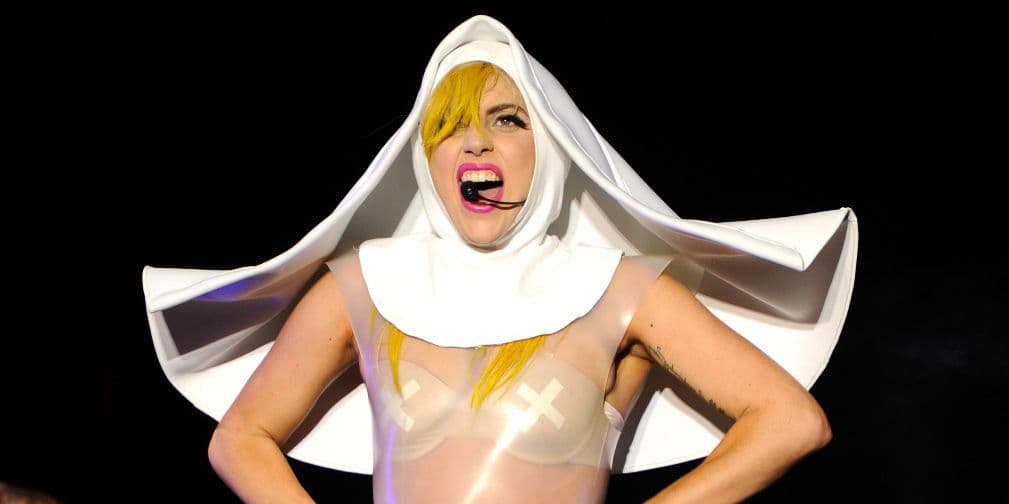 5. Lady Gaga: La cantante del pop tampoco es requerida en los vecindarios, quizás por su estrafalaria vestimenta.