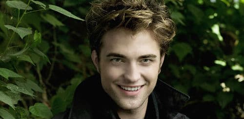 Robert Thomas Pattinson nació el 13 de mayo de 1986, en Londres, Inglaterra. ¿Qué tal anda su inglés?