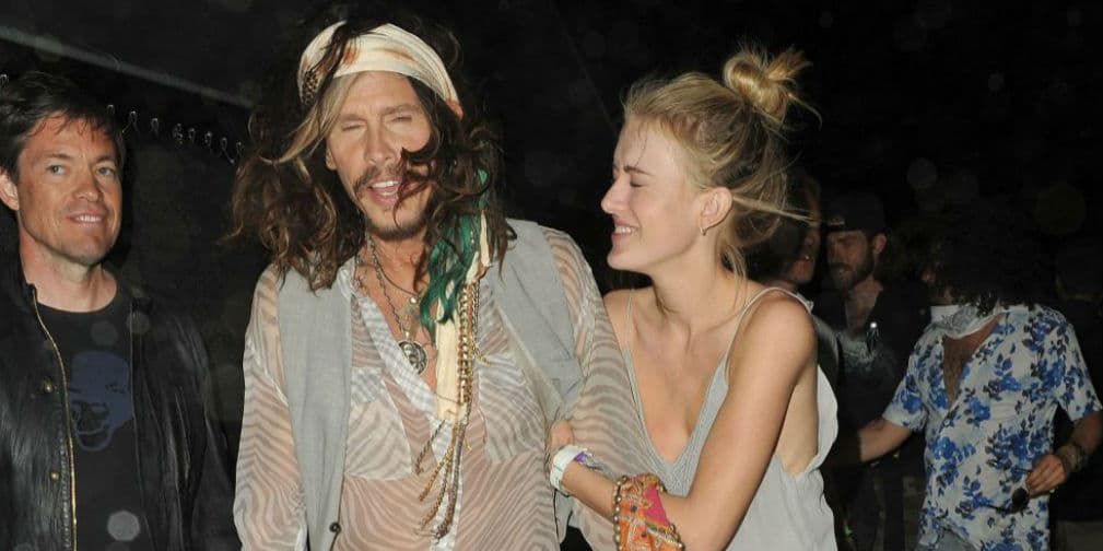 5. Steven Tyler: El líder de Aerosmith, de 66 años, no tuvo problemas para ligarse a Aimee Preston, quien fuera su asistente.