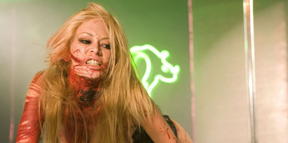 4. Kat (Zombie Strippers): ¡Tubo, tubo, tubo! Jenna Jameson es la bailarina exótica muerta más guapa.