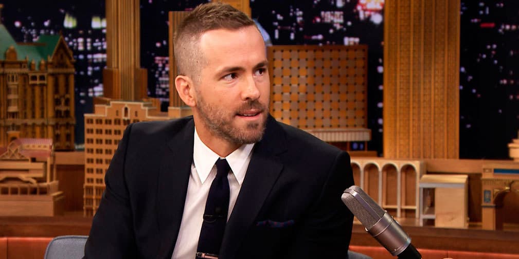 Ryan Reynolds presume a sus hijos por primera vez