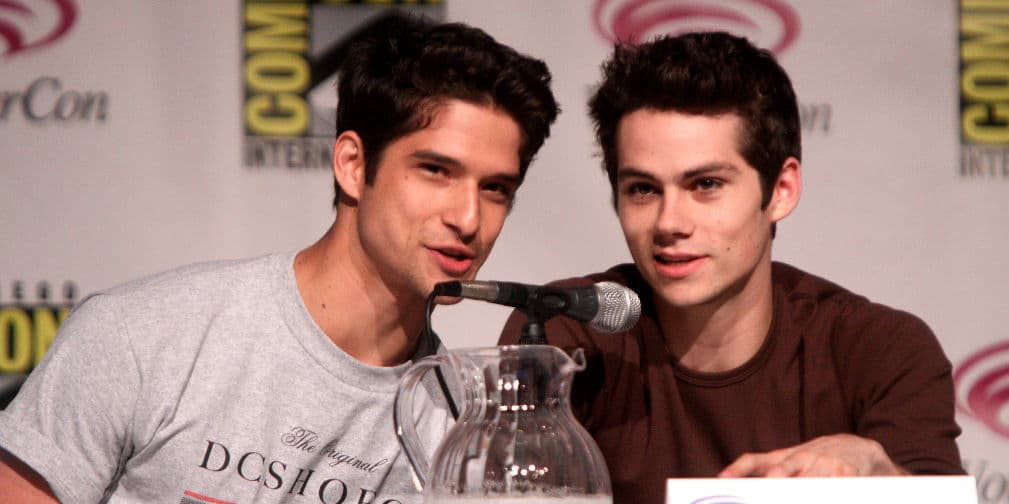 Su mejor amigo es Tyler Posey, tanto dentro como fuera de las cámaras de Teen Wolf.