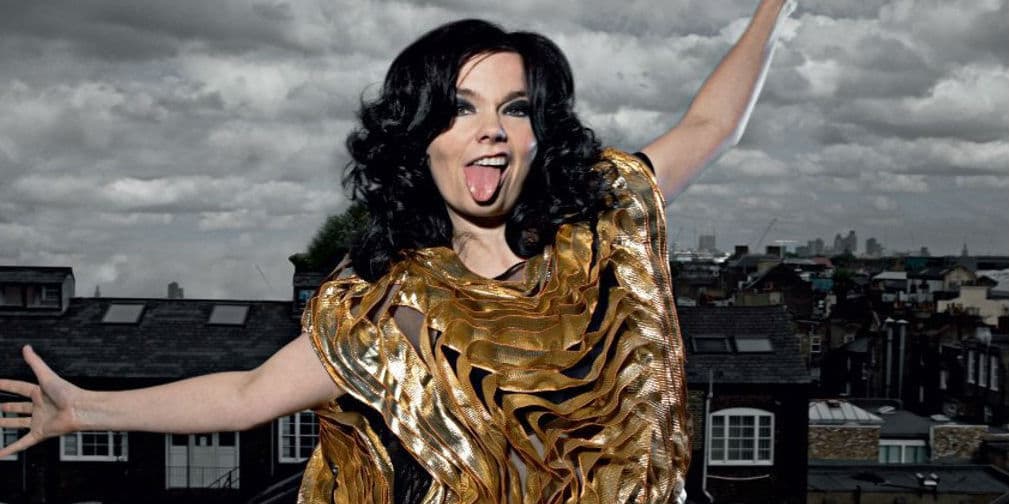10. Björk: La cantante no tiene edad, pero su acta de nacimiento dice que cumplió 50 el 21 de noviembre.