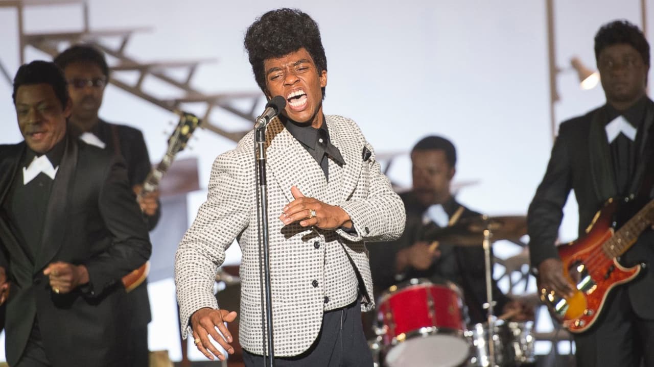 Le dio vida a la leyenda del soul, James Brown, en 'Get on Up' (2014), donde retratan su vida desde la pobreza extrema hasta convertirse en uno de los músicos más influyentes de la historia.
