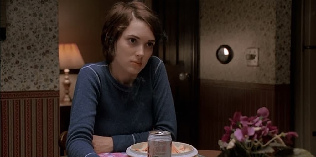 Winona Ryder fue una de las favoritas de la época por su participación en películas como Inocencia Interrumpida y El hombre manos de tijera.