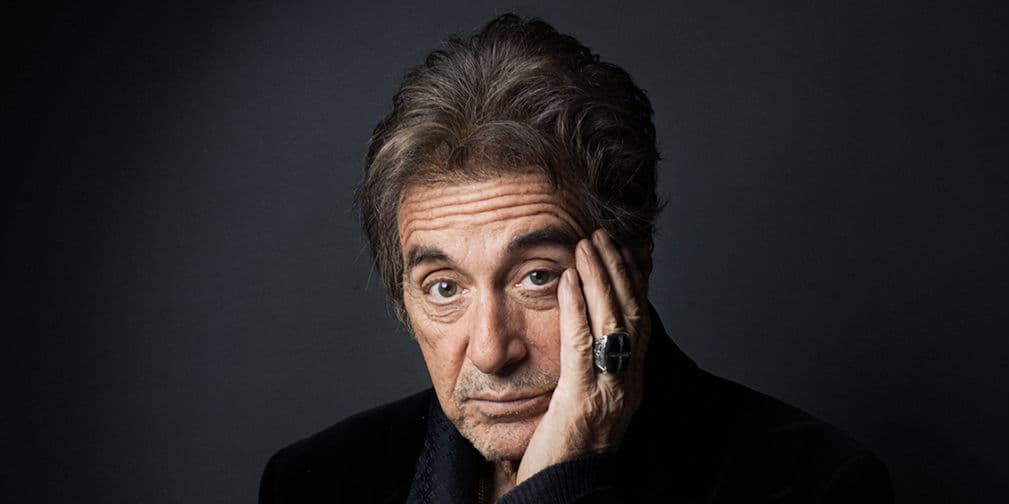 2. Al Pacino: Estaba en Boston, y quería tomar un vuelo a Nueva York, por suerte su reloj no sonó y perdió el vuelo.