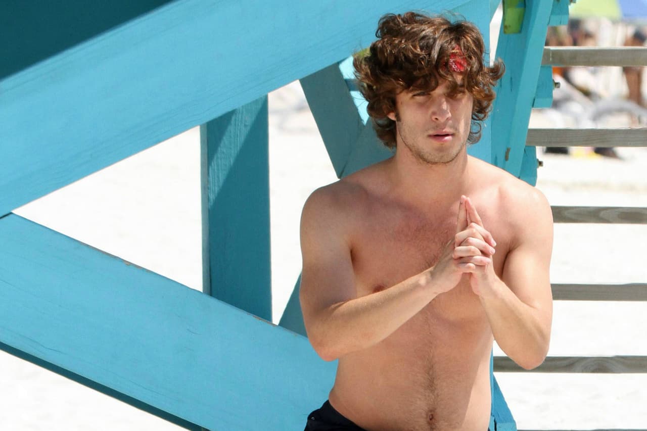 Yoga en la playa es lo más, recuerden que mente sana en cuerpo sanísimo.