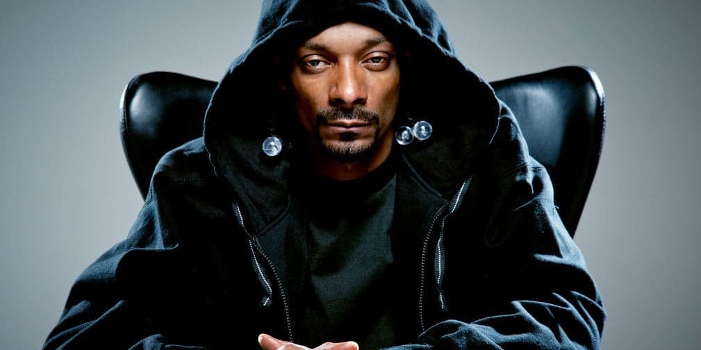 9. Snoop Dogg: Este rapero ha actuado en comedias como Scary Movie 5 y Pitch Perfect 2, entre otras.