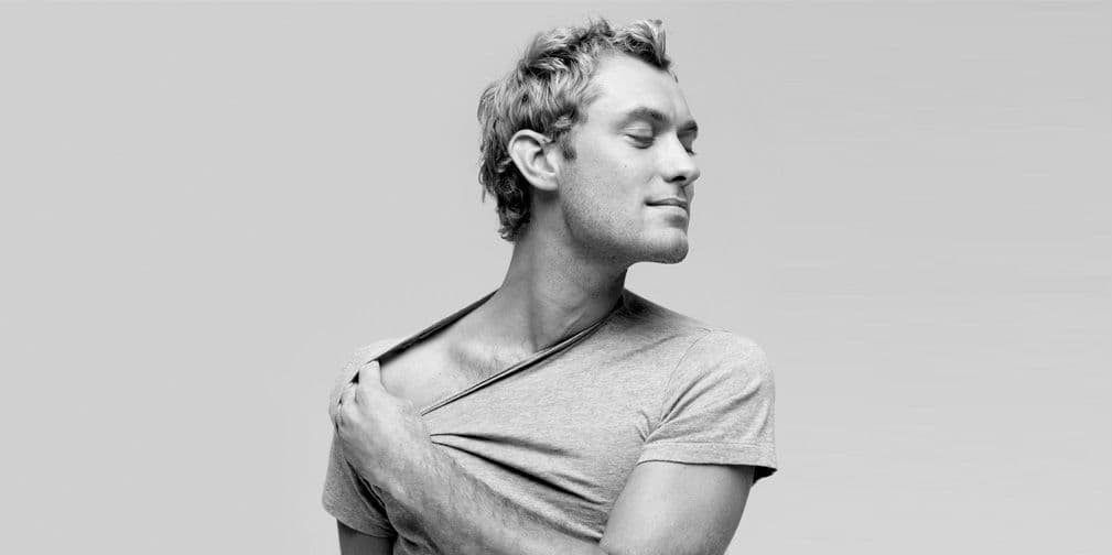 David Jude Heyworth Law nació en Lewisham, el 29 de diciembre de 1972 y es un actor británico. ¡42 añotes!