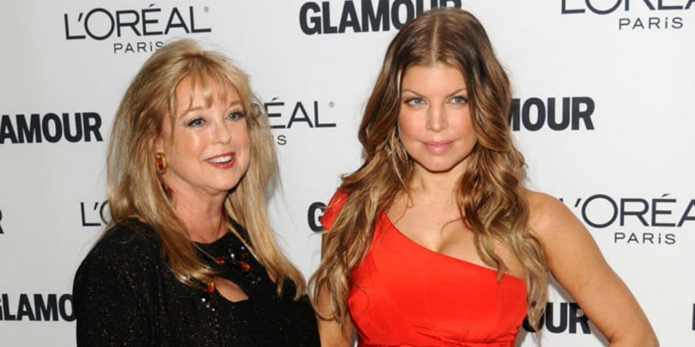 11. Fergie: Su famosa madre, Terry Jackson, guía los pasos de la integrante de los Black Eyed Peas.
