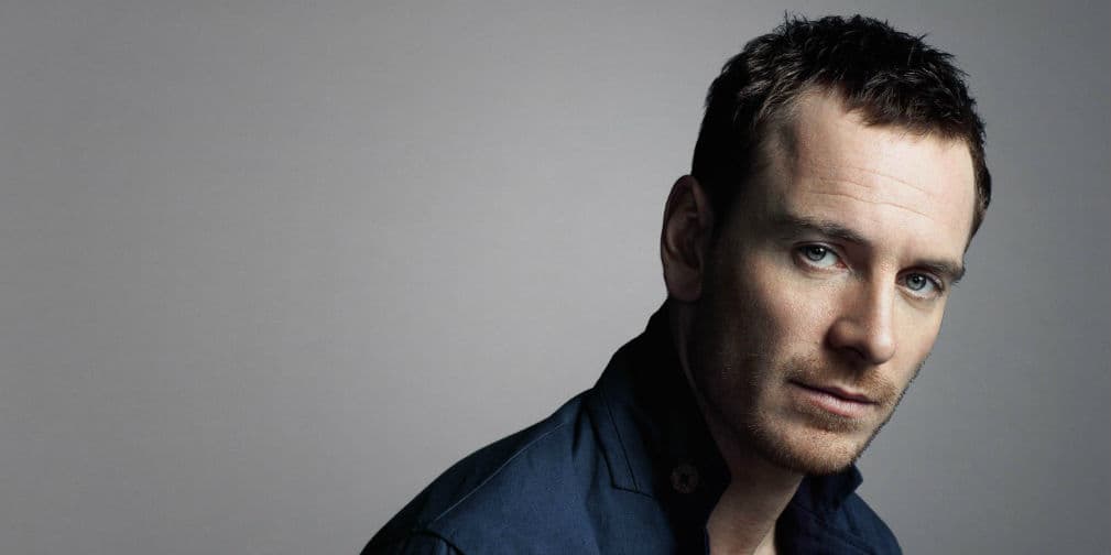 Fassbender es mega fan de la Fórmula 1, y ha asistido a varias carreras.