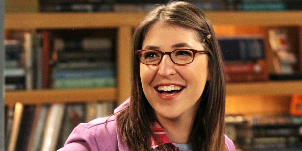 1. Mayim Bialik: La actriz de The Big Bang Theory encuentra sexual e inapropiada la portada de su último CD, My Everything.