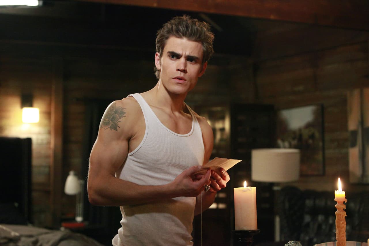 ¡Valiente a más no poder! Stefan defiende su amor a toda costa.