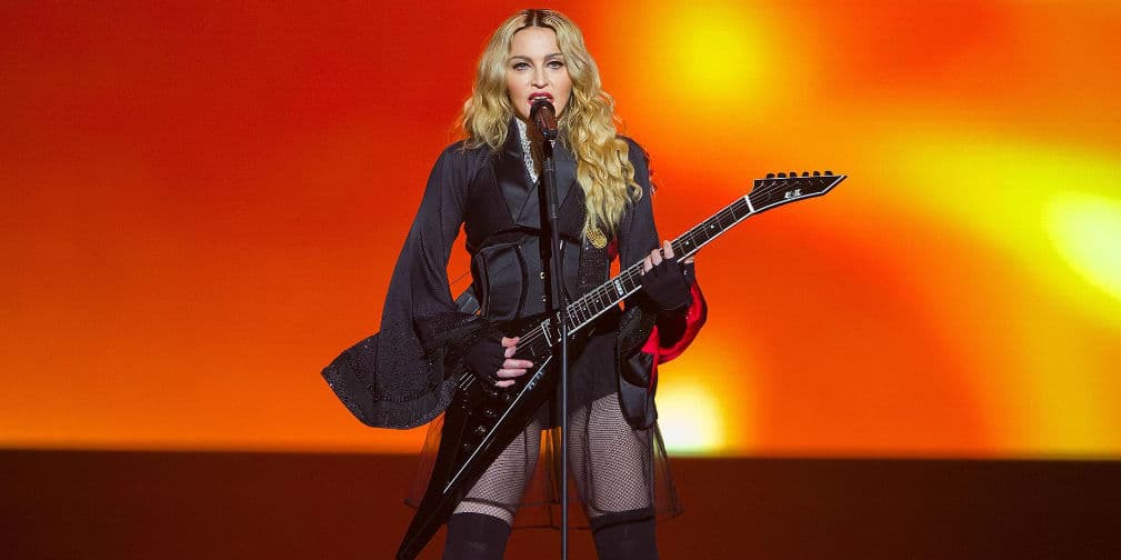 8. Madonna: La prensa corrió el rumor, desmentido por ella, de que actuaba borracha en sus shows de Australia.