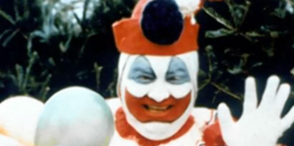 John Wayne Gacy, conocido como El payaso asesino, violó y mató a 33 hombres entre 1972 y 1978, ay no que feo.