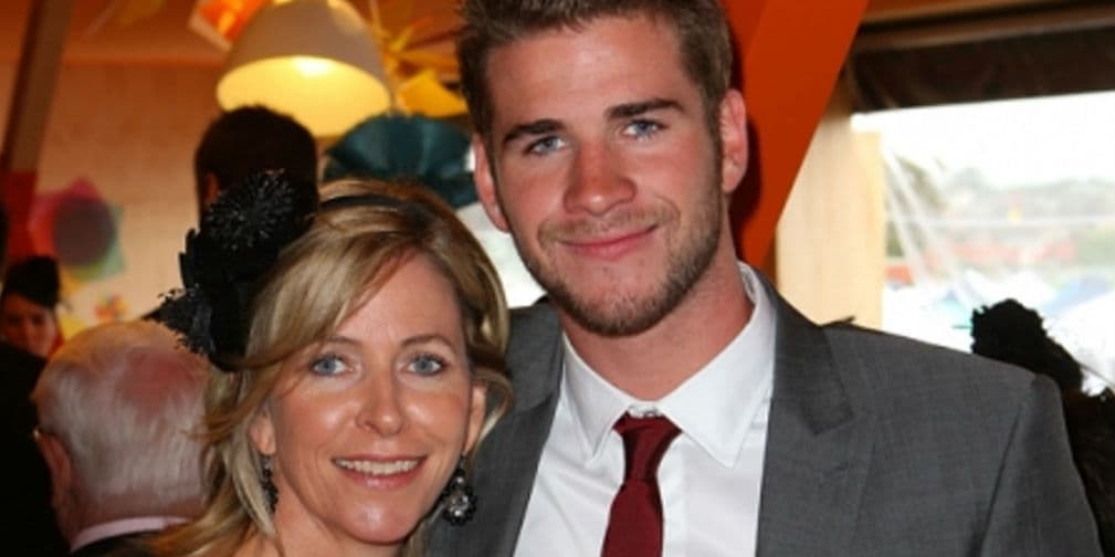 4. Liam Hemsworth: Busca cualquier oportunidad para gritar que ama a su madre, la considera la mejor del mundo.