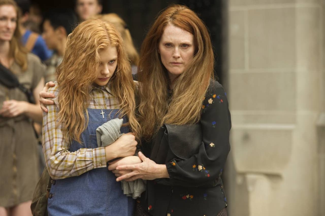 Julianne Moore interpretó a la madre de Carrie (Chloë Grace Moretz) en la versión de 2013.