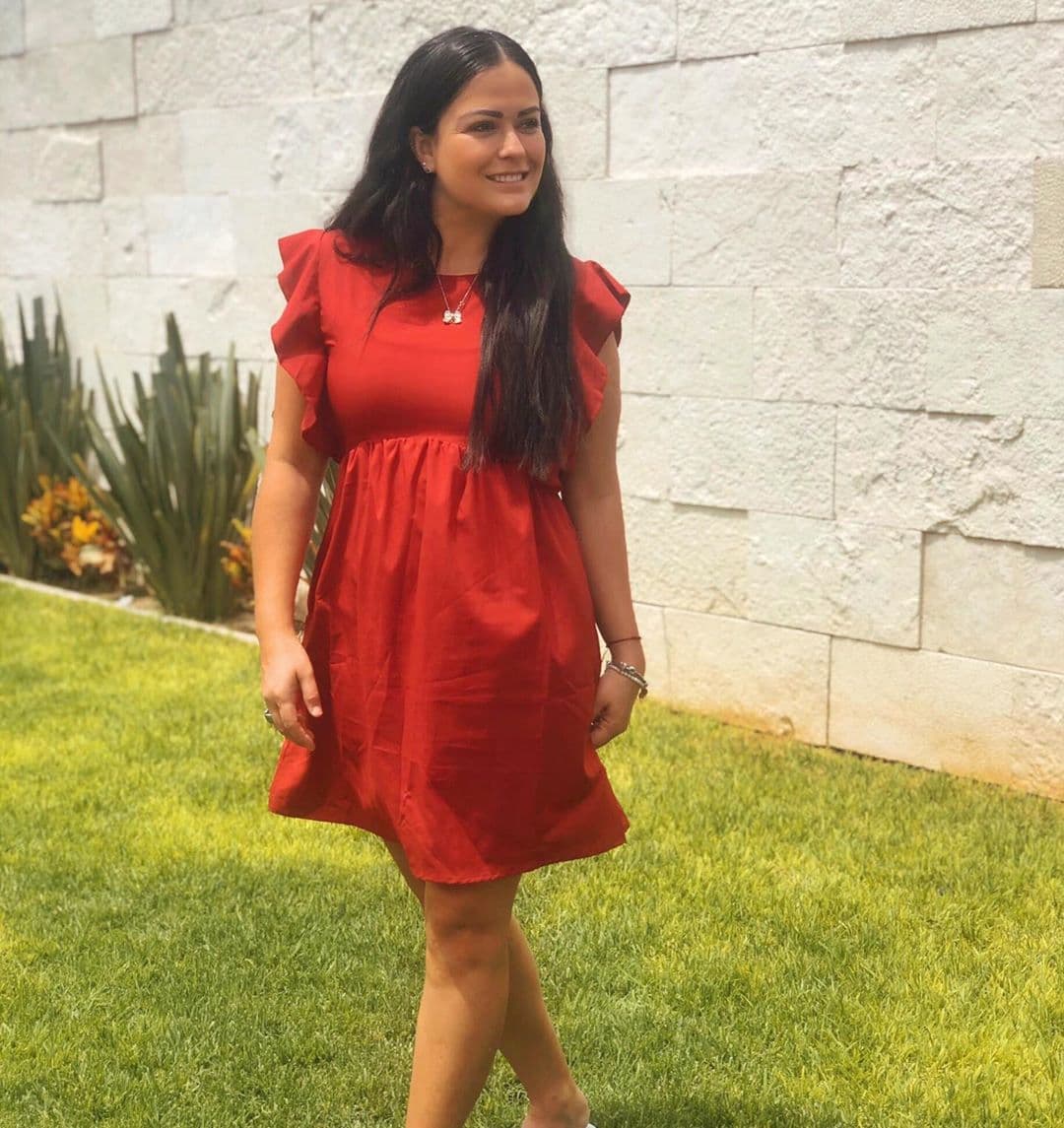 El 10 de mayo también subió una foto con este mensaje "Hoy mi primer día de las madres, casi 4 meses que llevo dentro de mi una personita que amare por siempre y para siempre .Madre:
<br>M : Por la M aternidad, el regalo de cualquier mujer y la salvación de cualquier hijo
<br>A : Por el A mor de una madre. Insuperable.
<br>D : Por el D eber, que ella siente, y que pone por delante de su propia felicidad. Y por la D edicación hacia sus hijos.
<br>R : Por ser la R eina de su familia, aunque no se lo mostremos.
<br>E : Porque es E special. Por su amor, por su entrega y por la forma en la que intenta mantener unida a toda su familia."