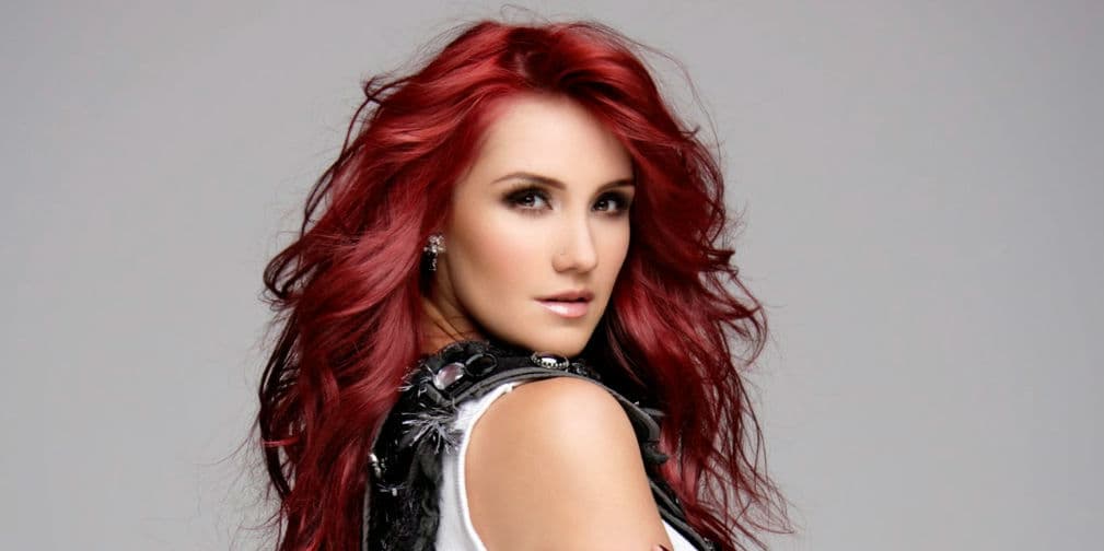11. Dulce María: El 6 de diciembre de 1985 nació la cantante, actriz y modelo mexicana.