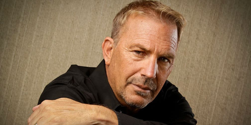 9. Kevin Costner: Fue el peor actor en 1991 por Robin Hood: Prince of thieves, luego en 1994 con Wyatt Earp.
