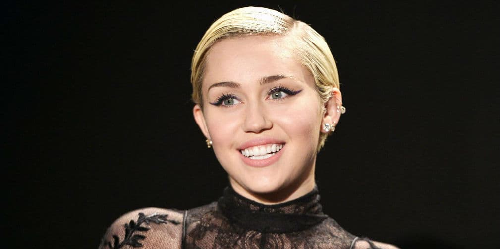 9. Miley Cyrus: No hace mucho, la extravagante cantante reveló que su apartamento en Londres está encantado.
